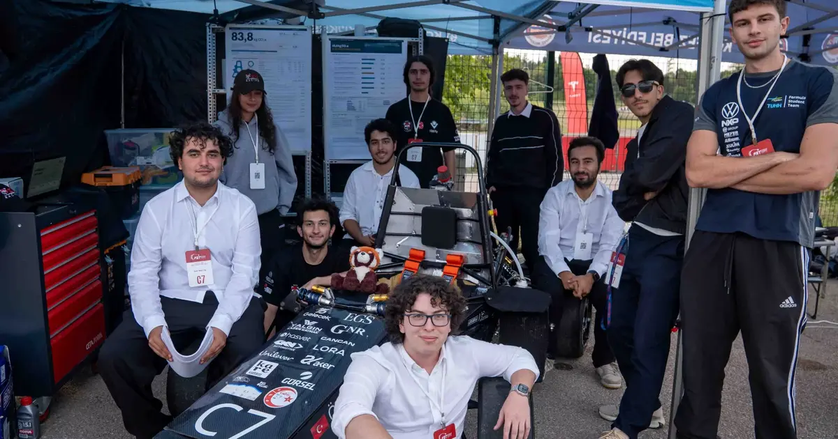 TÜKİD sponsorluğundaki OzU Racing, Formula Student Türkiye 2026’da genel klasman ikincisi oldu - Spor Haberleri
