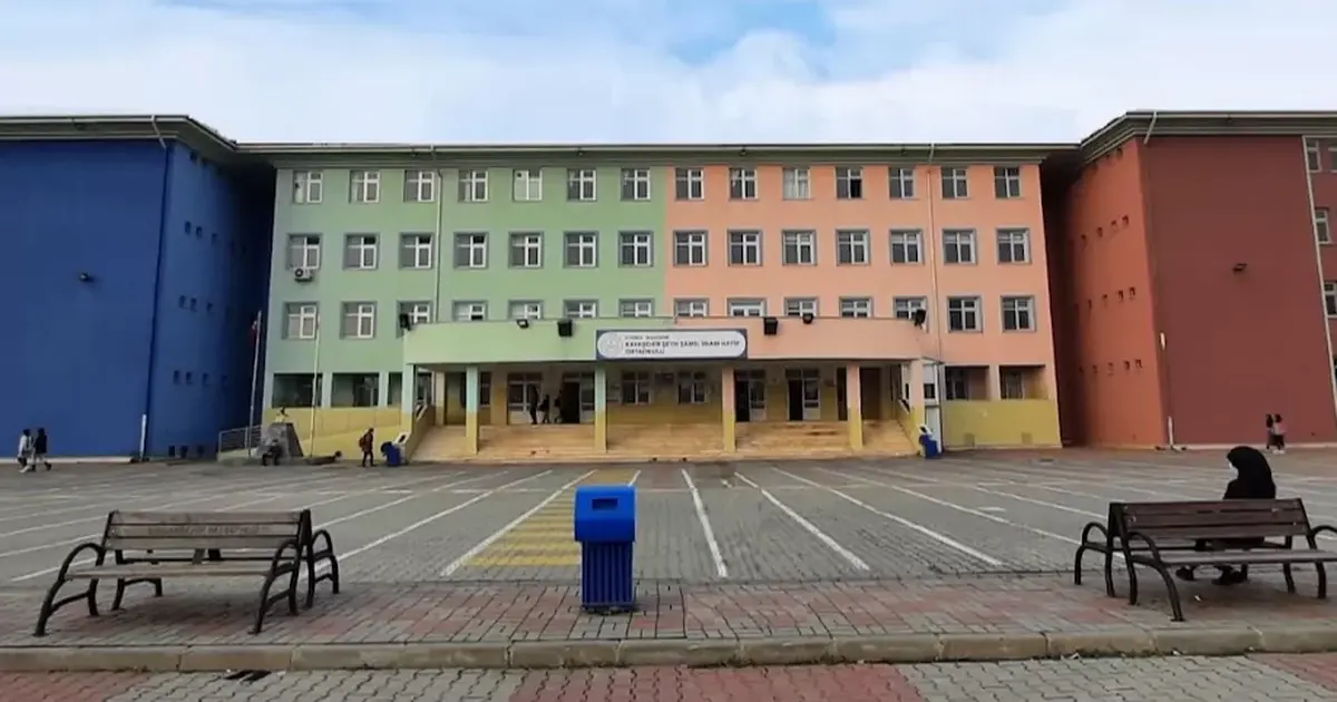Başakşehir’de okulda bıçaklı saldırıda 8 öğrenciden biri hayatını kaybetti