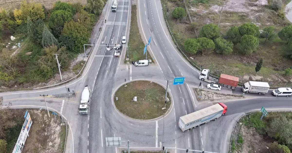 Sakarya'da karanlık kavşaklara Büyükşehir dokunuşu