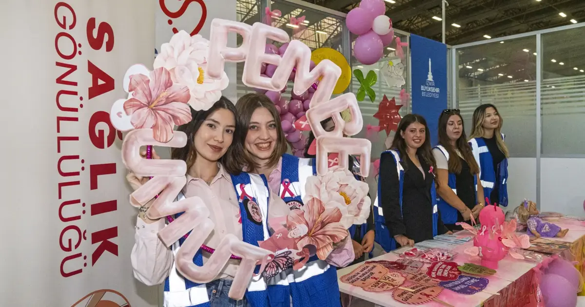 Sağlık Gönüllüleri, meme kanseri ve emzirme farkındalığı için iş başında
