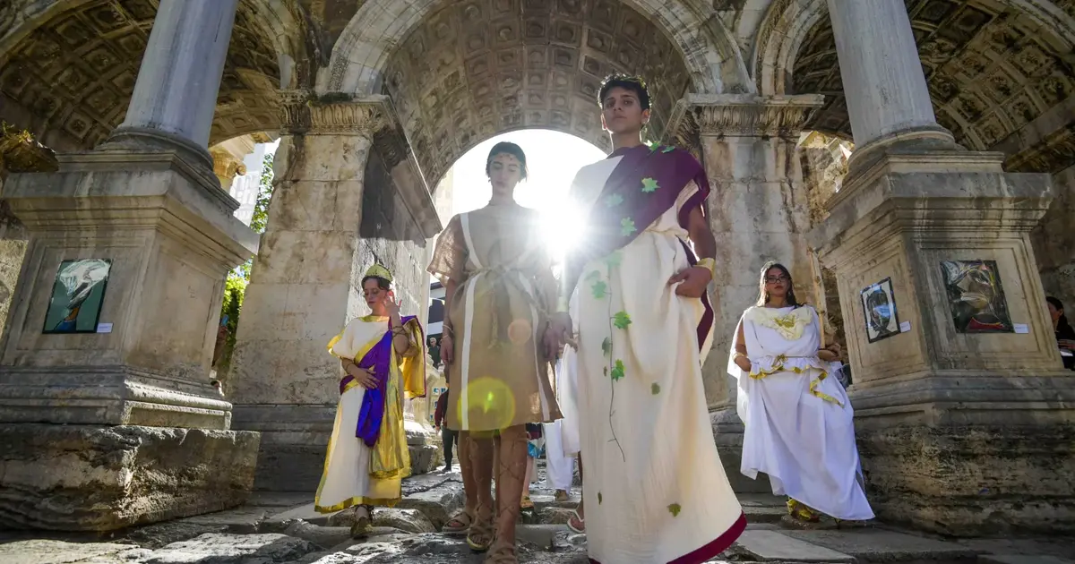 Antalya Kaleiçi dört gün boyunca açık hava sahnesine dönüşüyor