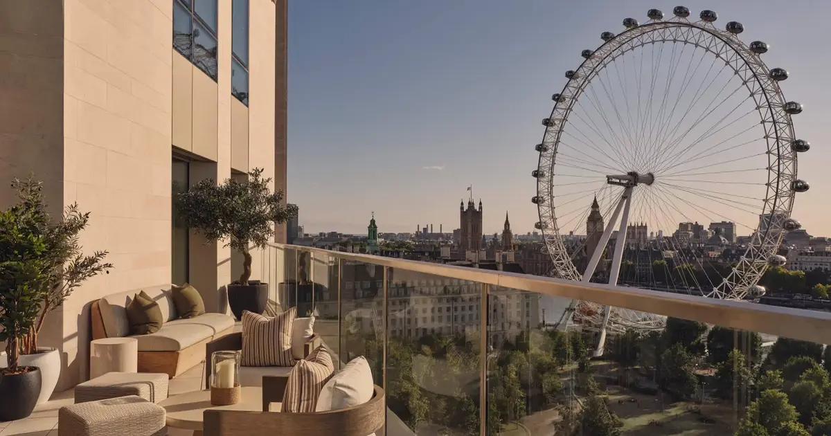 Londra'nın ikonik South Bank bölgesinde Penthouse yaşamına yeni bir yorum