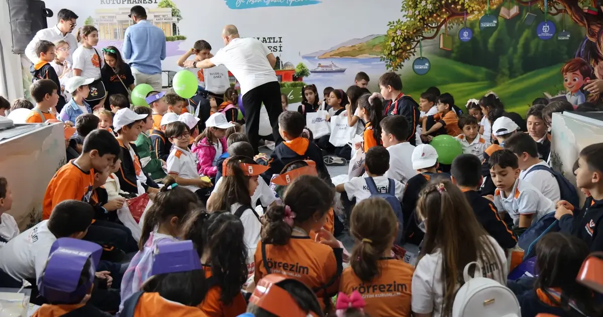 Kocaeli Kitap Fuarı’nda öğrencilerin kitap heyecanı