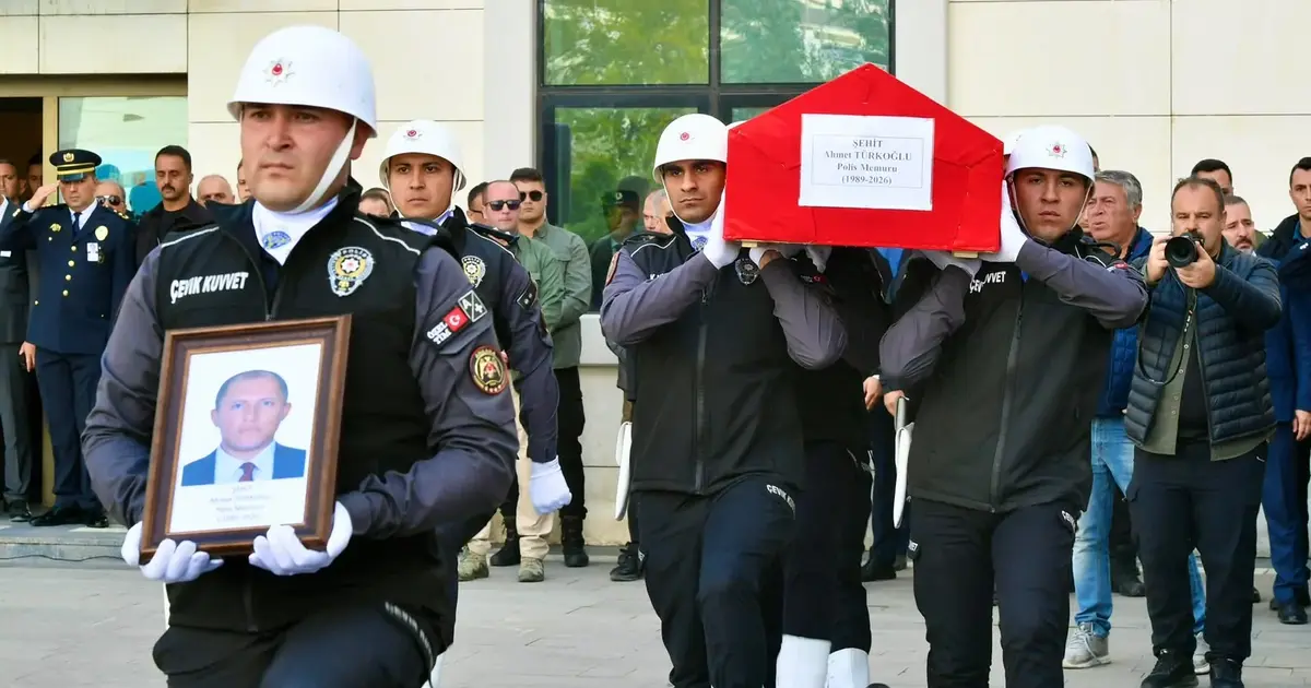Şehit polis Ahmet Türkoğlu son yolculuğuna uğurlandı