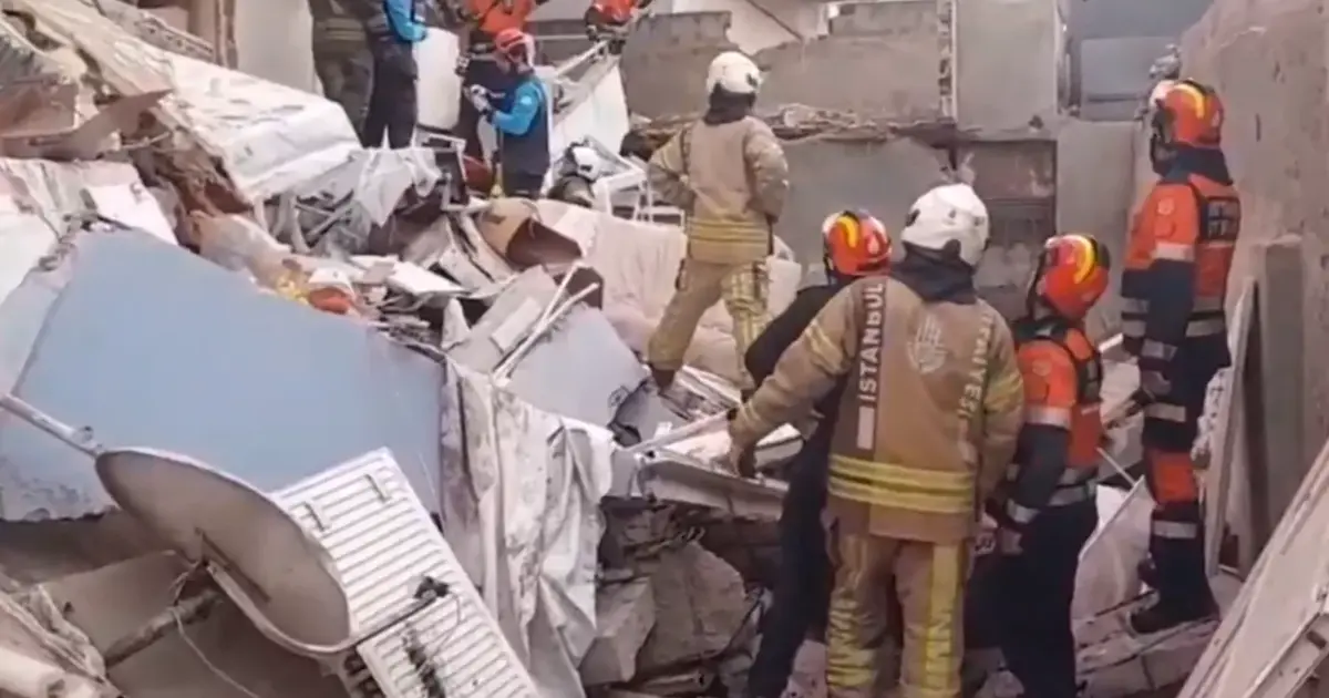 Maltepe’de 7 katlı binanın alt 3 katında çökme! Kurtarma çalışmaları sürüyor