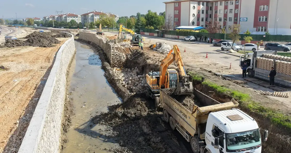 Bursa Büyükşehir'den Nilüfer'de kapsamlı dere ıslahı