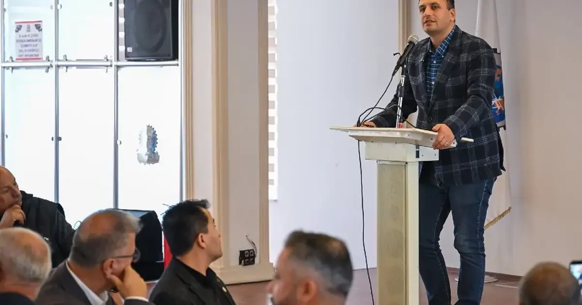 İzmir Bornova'da Başkan Eşki esnafla bir araya geldi