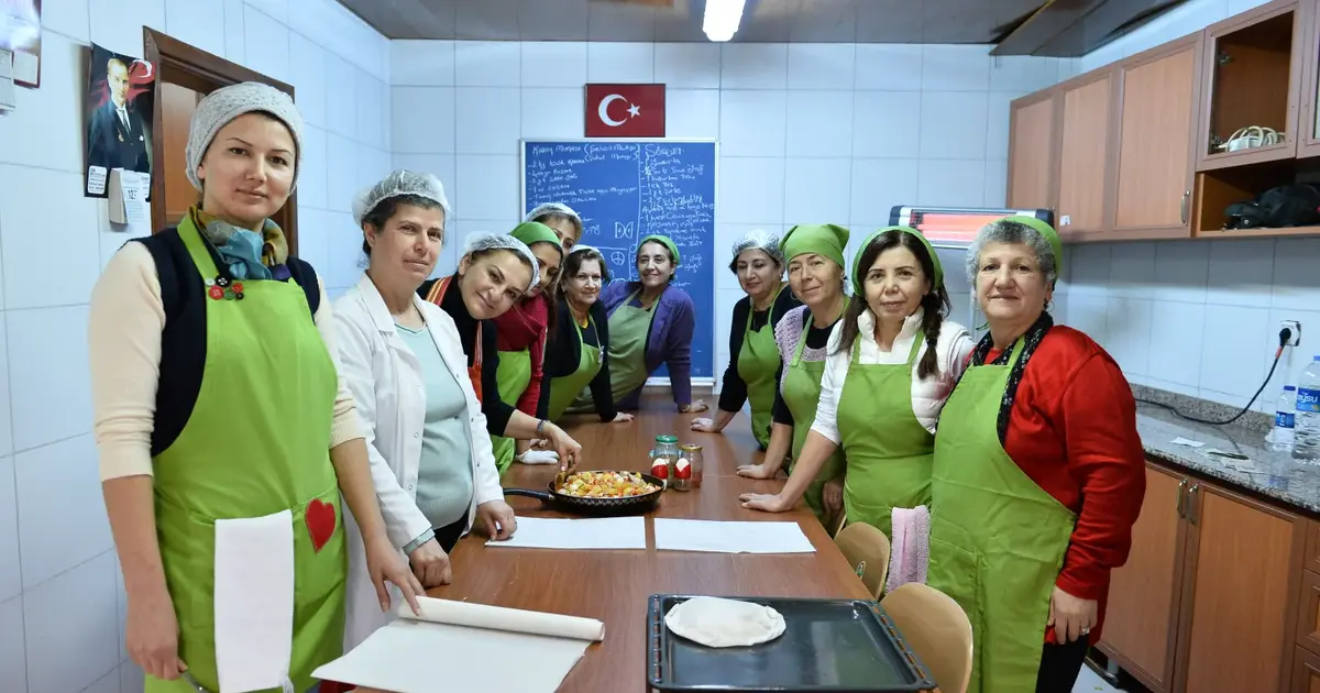 Antalya Muratpaşa'da meslek edindirme kurslarına kayıtlar başladı - Eğitim Haberleri