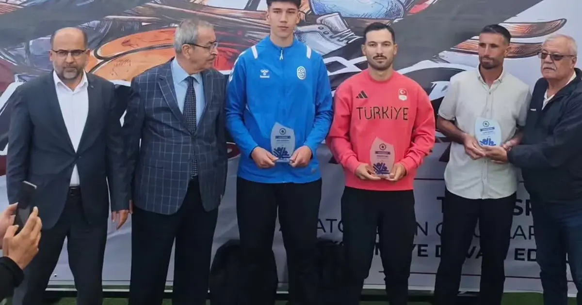 Konyalı bisikletçiye 'yılın sporcusu' ödülü - Spor Haberleri