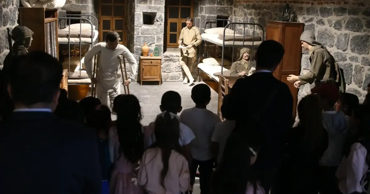 Kars'ta öğrencilerden şehrin tarihine yolculuk