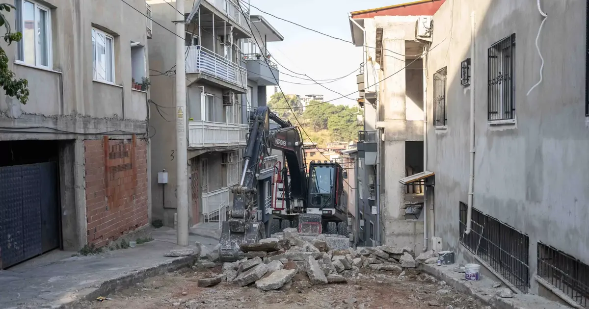 Bornova Serintepe sokakları betona kavuşuyor