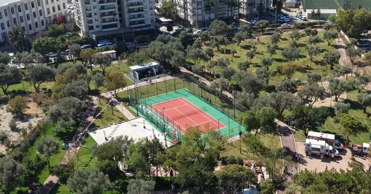İzmir’de spor salonu açık havaya taşındı