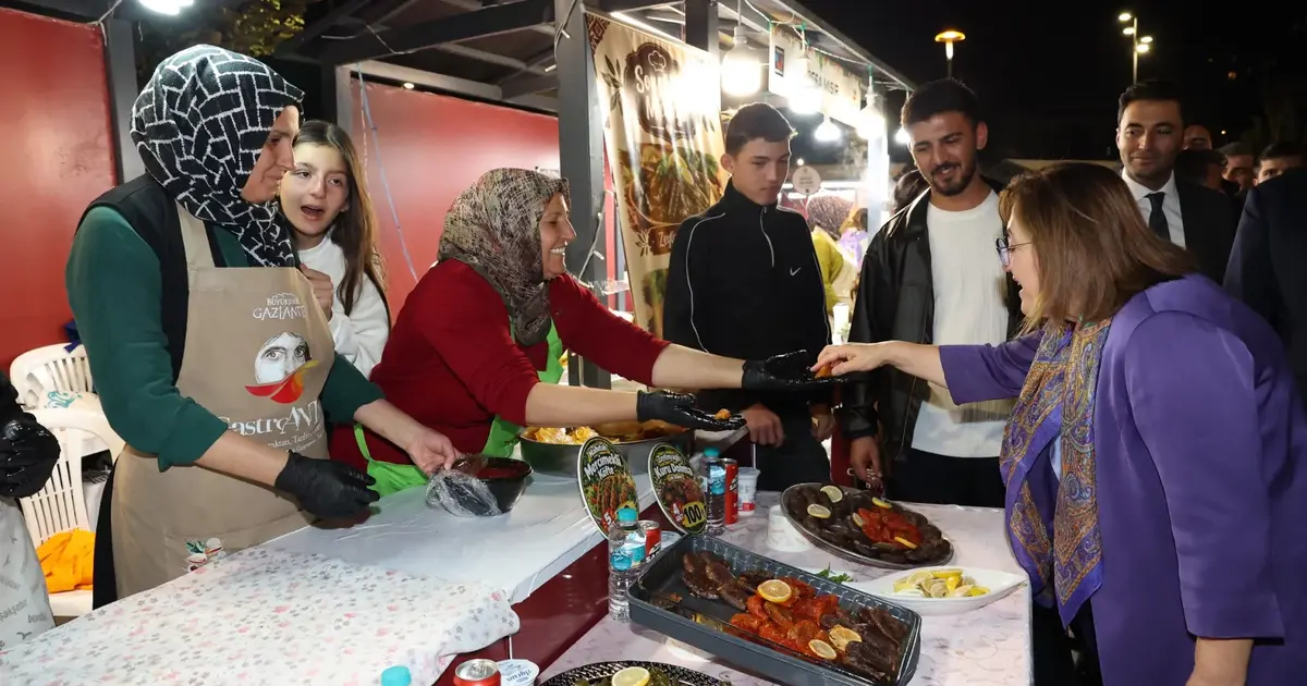 Gaziantep'te Başkan Şahin’den GastroAntep stantlarına yakın ilgi