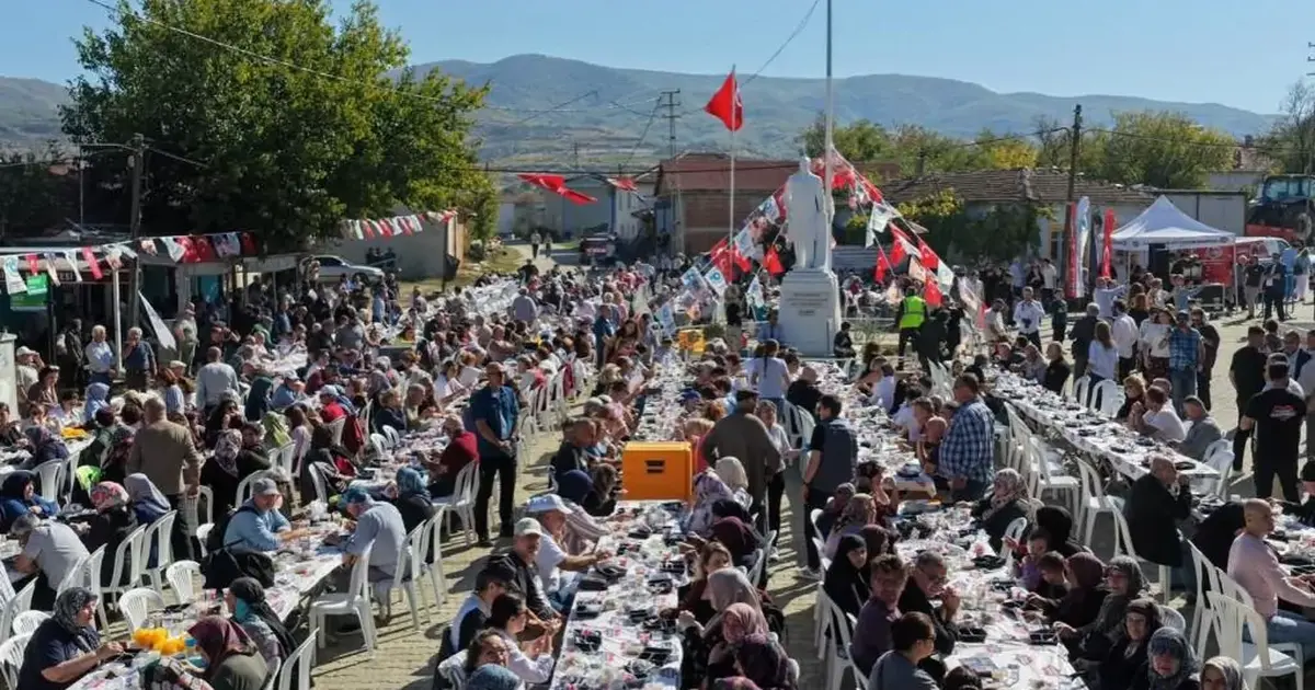 Mübadil torunları aynı sofrada buluştu