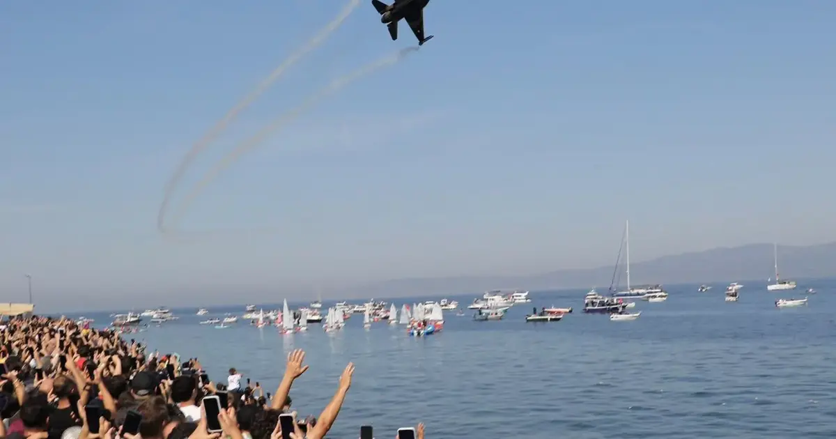 Mudanya’da SoloTürk yoğunluğu... Onlar gökyüzünde süzüldü, trafik kilitlendi