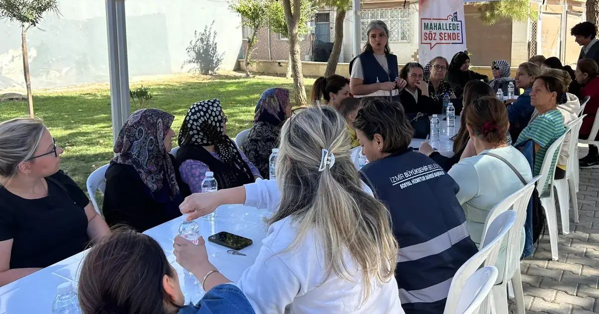İzmir mahallelerinde 'Söz Sende'