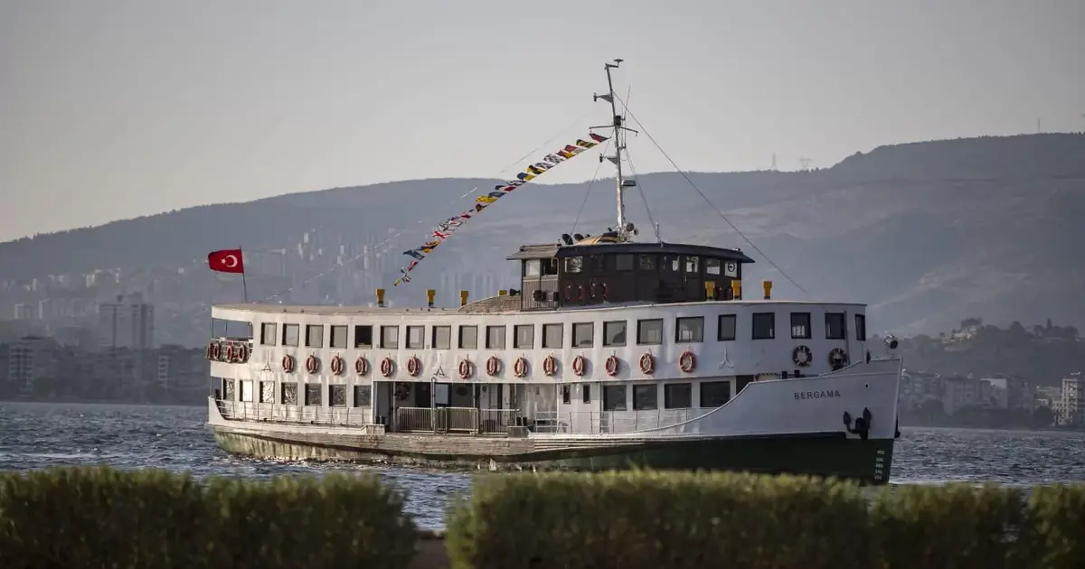 İzmir'de Bergama Vapuru ile tarihe yolculuk yeniden başlıyor