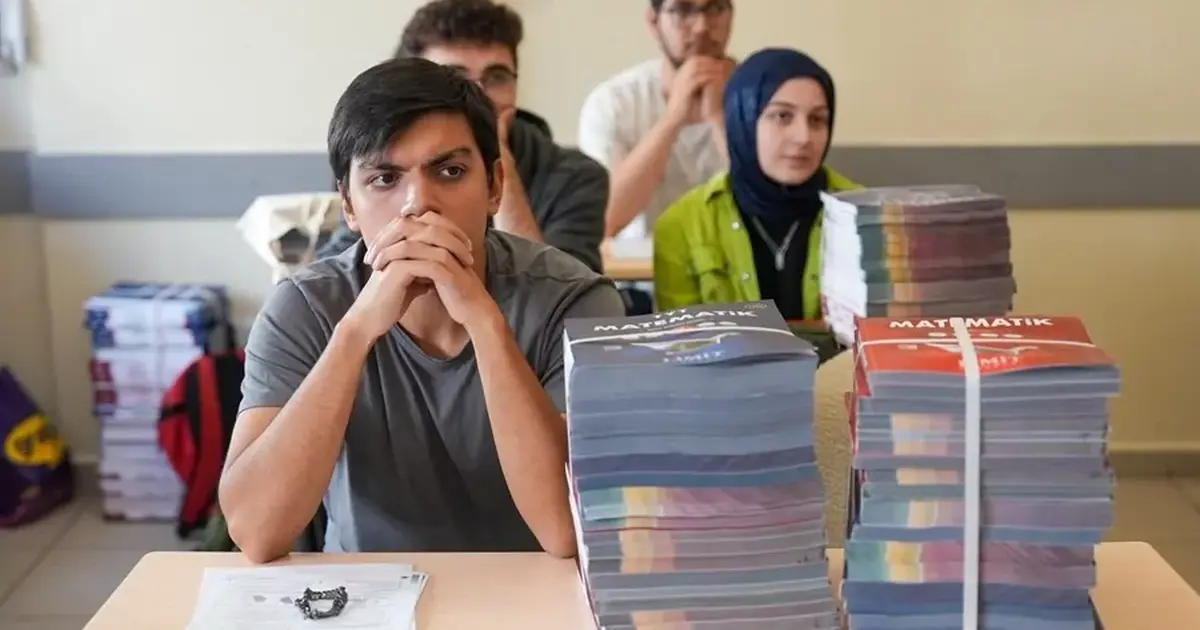 İstanbul Maltepe’de sınav yolculuğuna kitap desteği