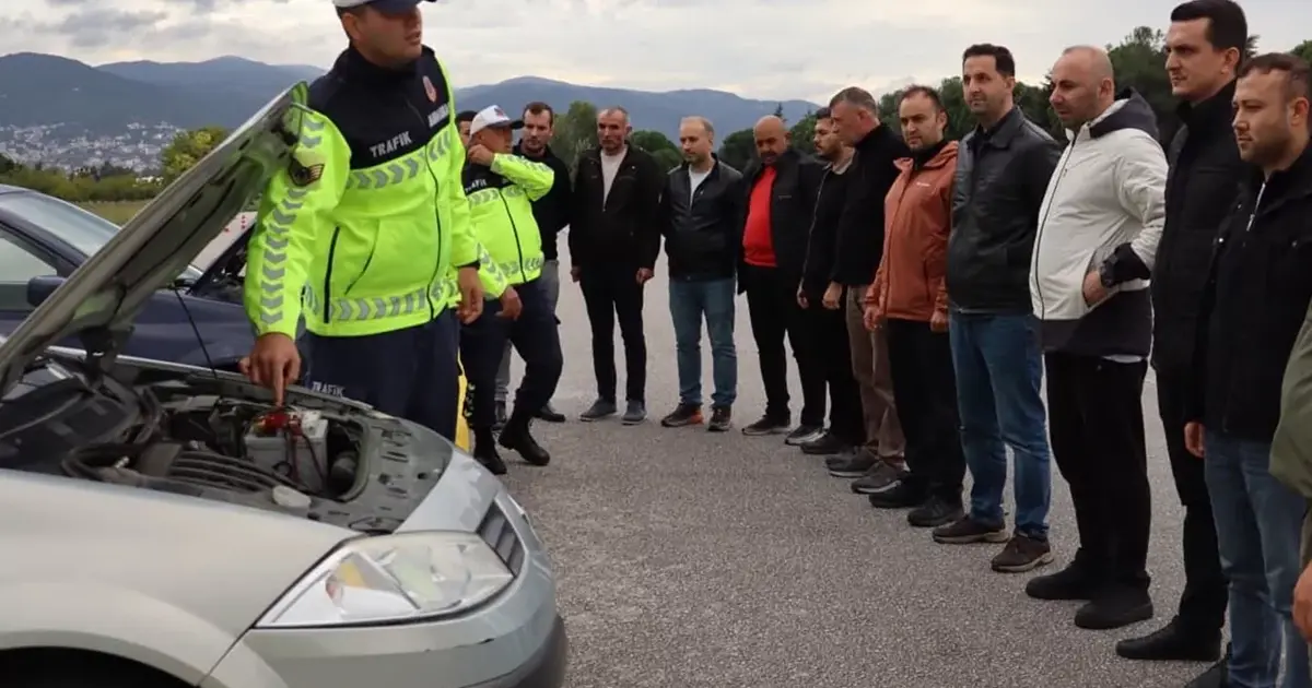 Bursa Jandarma Trafik'ten şoförlere güvenli sürüş eğitimi - Gündem Haberleri