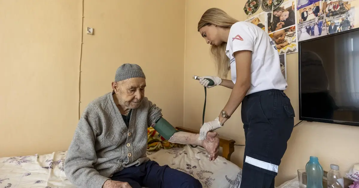 Mersin Büyükşehir evde sağlık hizmetiyle yaralara merhem oluyor