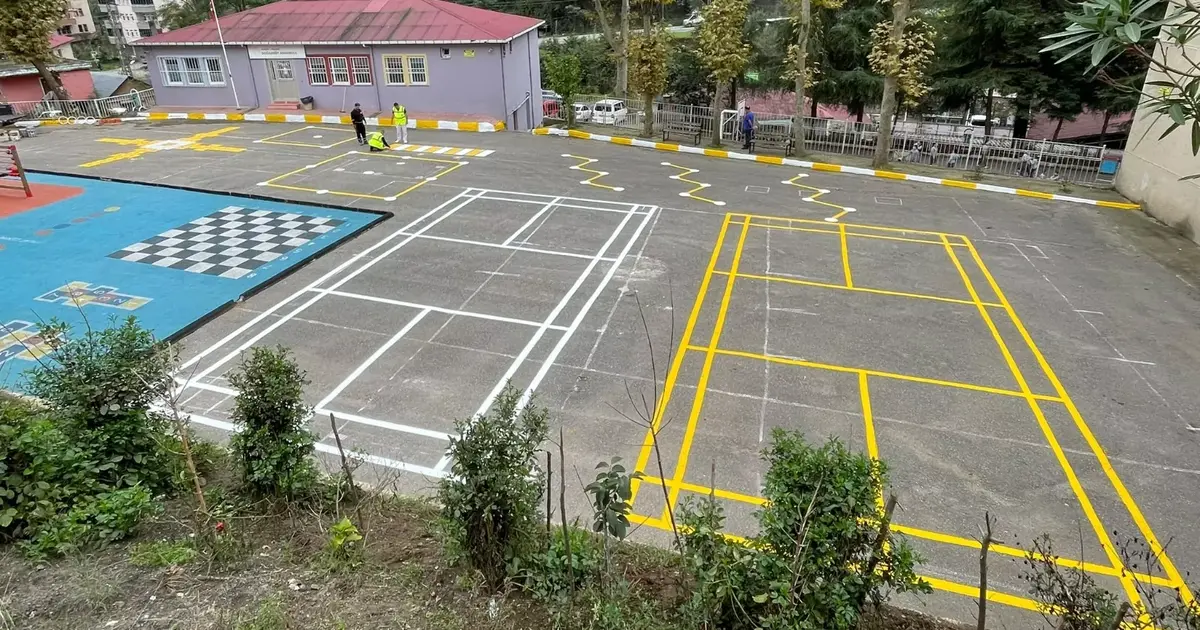 Trabzon'da okul bahçelerine renkli dokunuş