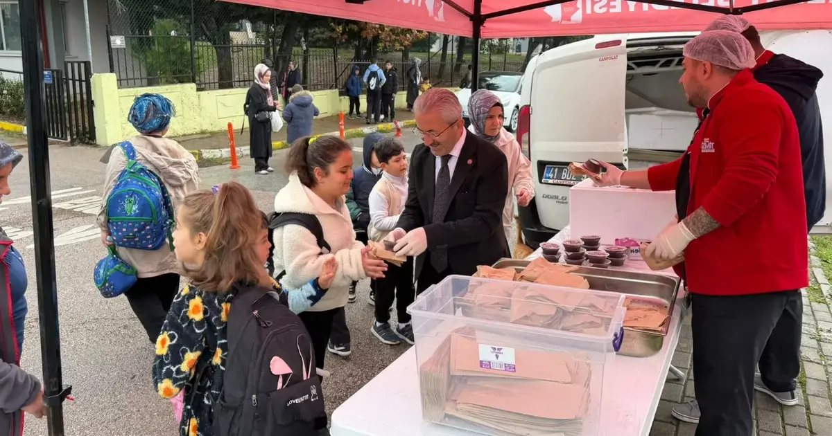 İzmit'te 'Beslenme Saati' üç okulda öğrencilerle buluştu - Eğitim Haberleri