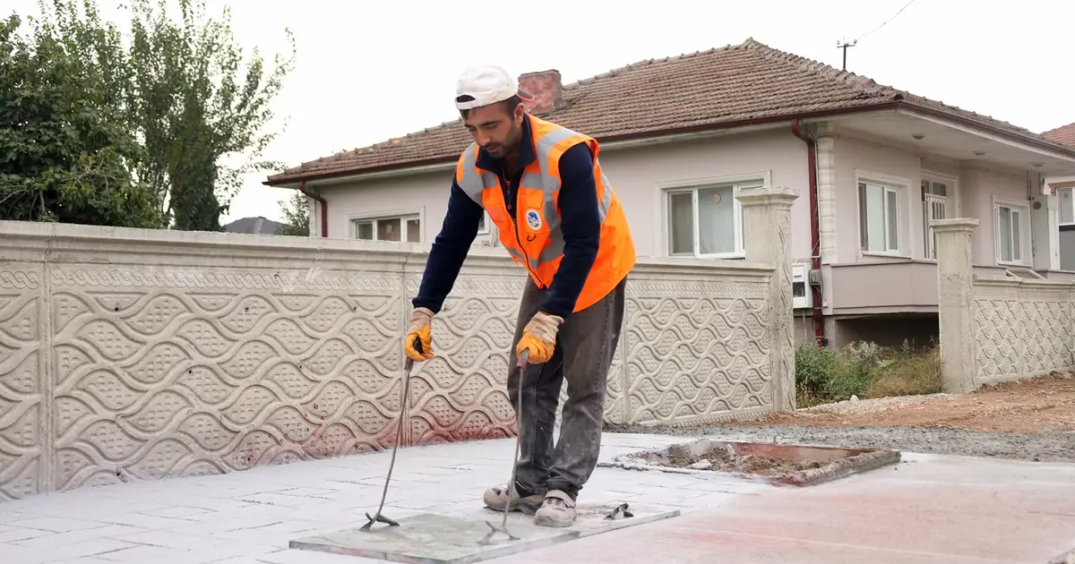 Sakarya Hanlı-OSB duble yolunda önce kaldırım ve bisiklet yolu