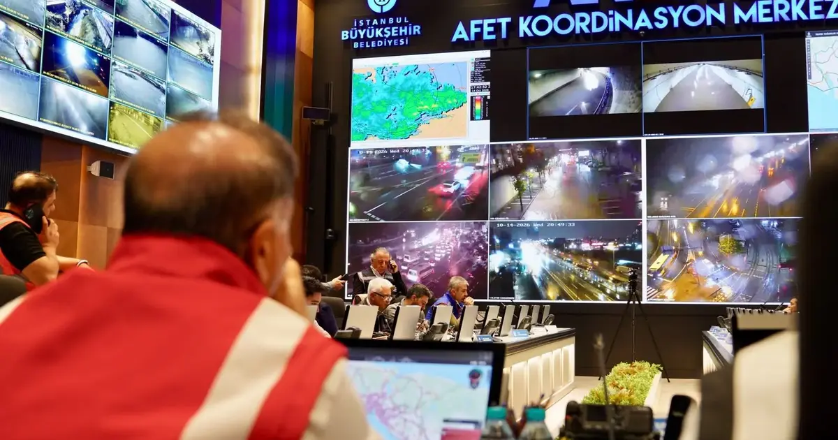 İstanbul’da son yılların en şiddetli yağışlarından biri yaşandı.. Sağanak kabusu: 2 can kaybı