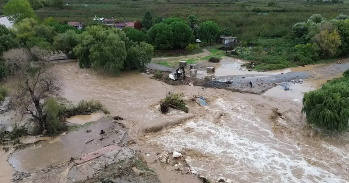 Bursa İznik’te Çakırca Deresi taştı! Tarım arazileri sular altında kaldı