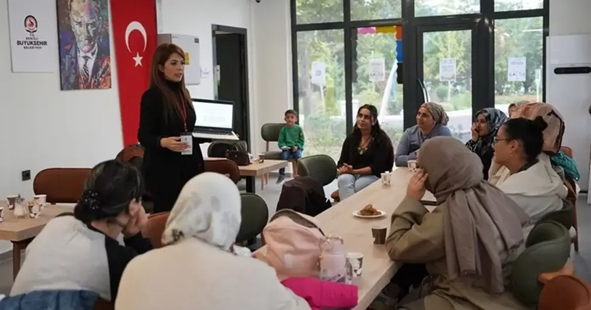 Denizli'de kadınlara sağlık ve şiddetle mücadele eğitimi
