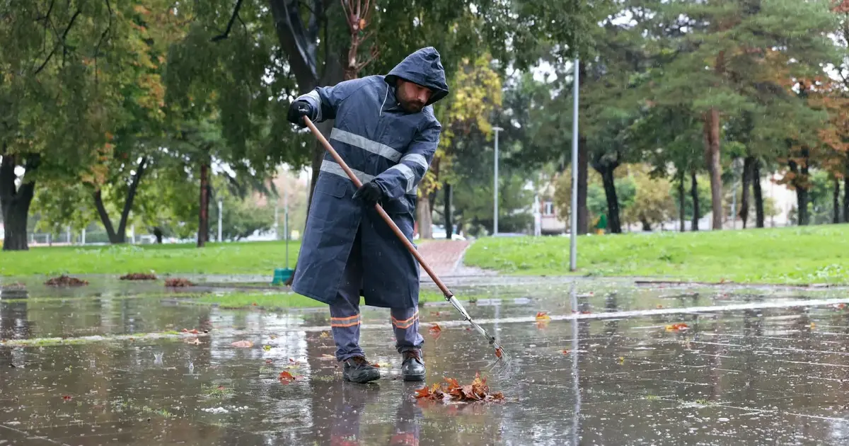 Bursa Osmangazi’de park ve yeşil alanlarda yoğun mesai