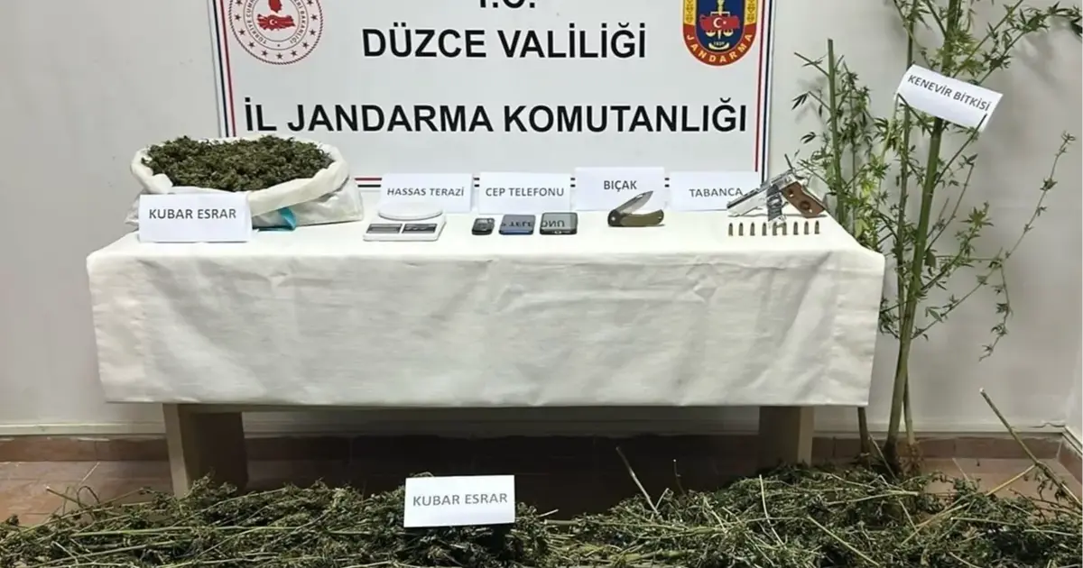Düzce'de uyuşturucuya 2 gözaltı!