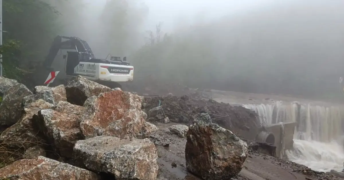 Gölyaka’da yağış sonrası kapanan köy yolları yeniden ulaşıma açıldı