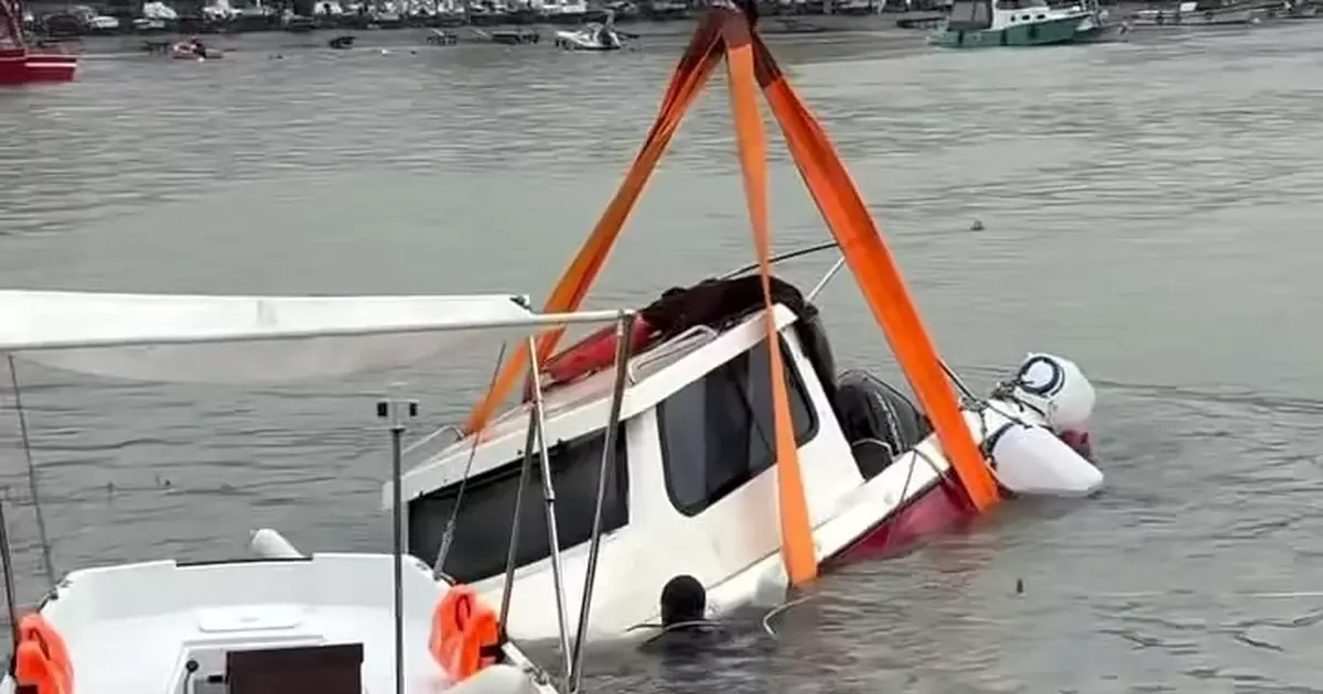 Akçakoca Limanı'nda tekne battı!