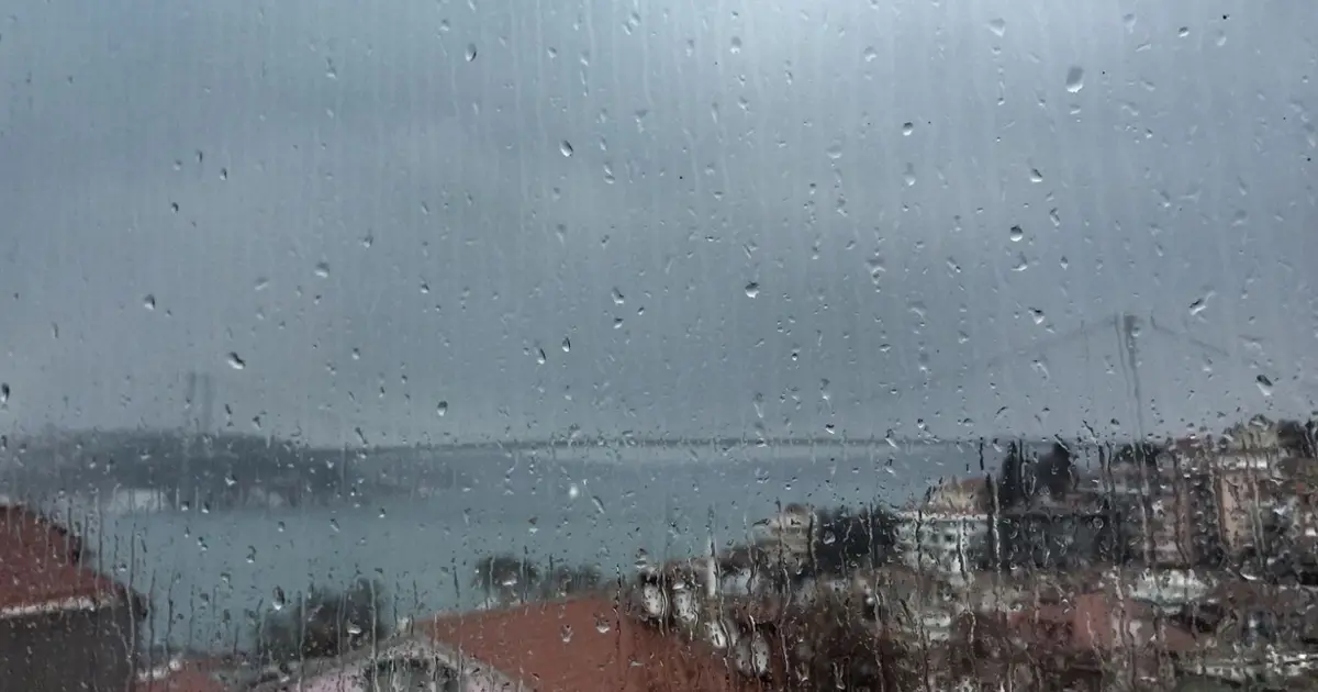 İstanbul için fırtına ve sağanak alarmı! Valilik uyardı
