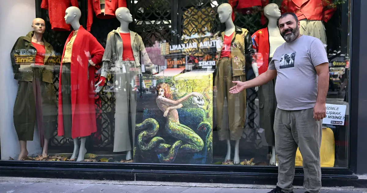 Mersin Tarsus’ta esnaf vitrinleri sanat galerisine dönüştü