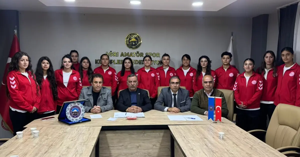 Ağrı Kadın Futbol Takımı’na kapalı saha ve deplasman desteği