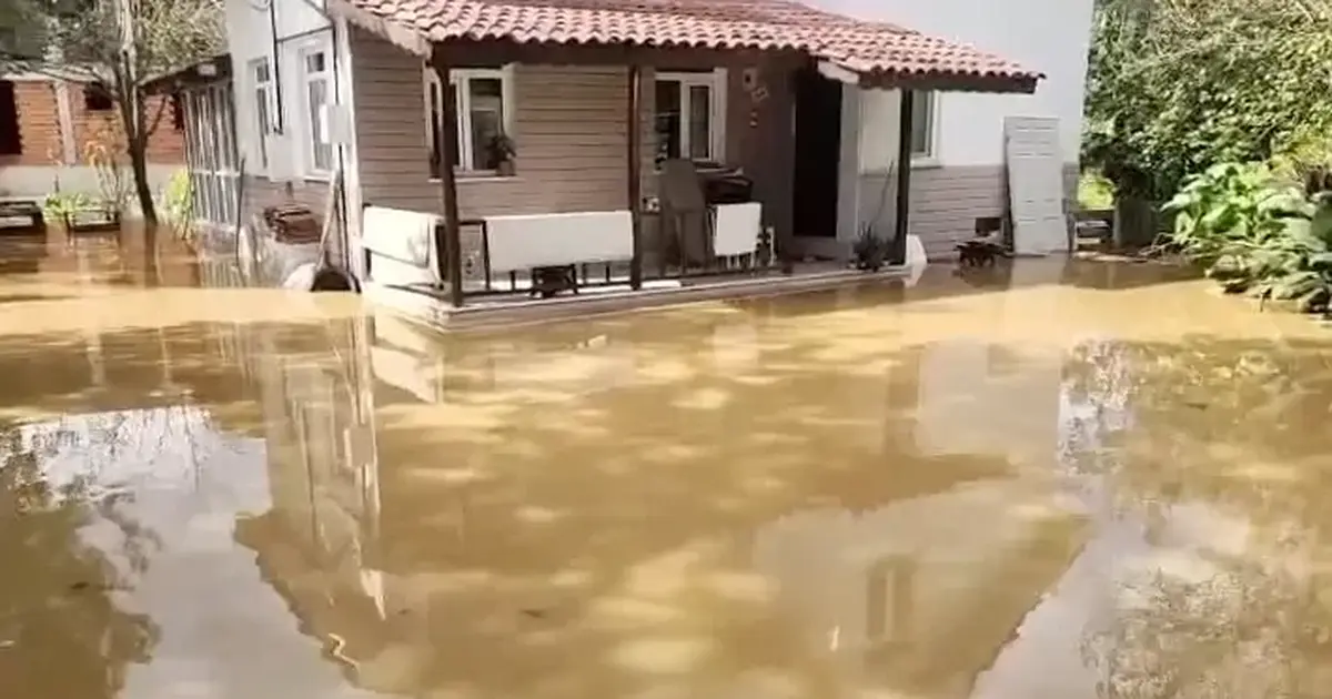Düzce’de sağanak yağış su baskınlarına neden oldu