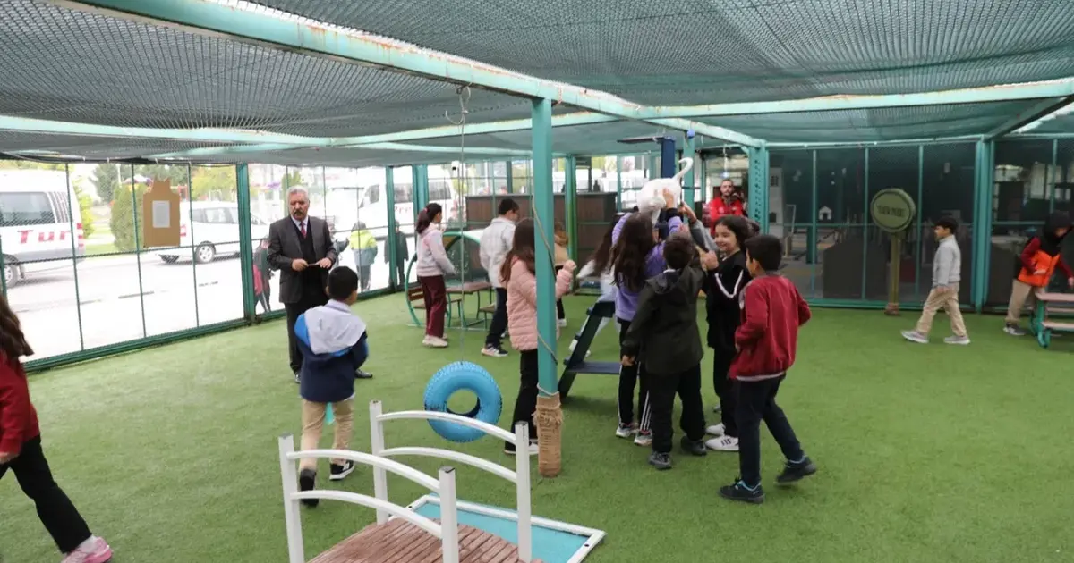Kayseri Kocasinan çocuklara hayvan sevgisi aşılıyor - Gündem Haberleri