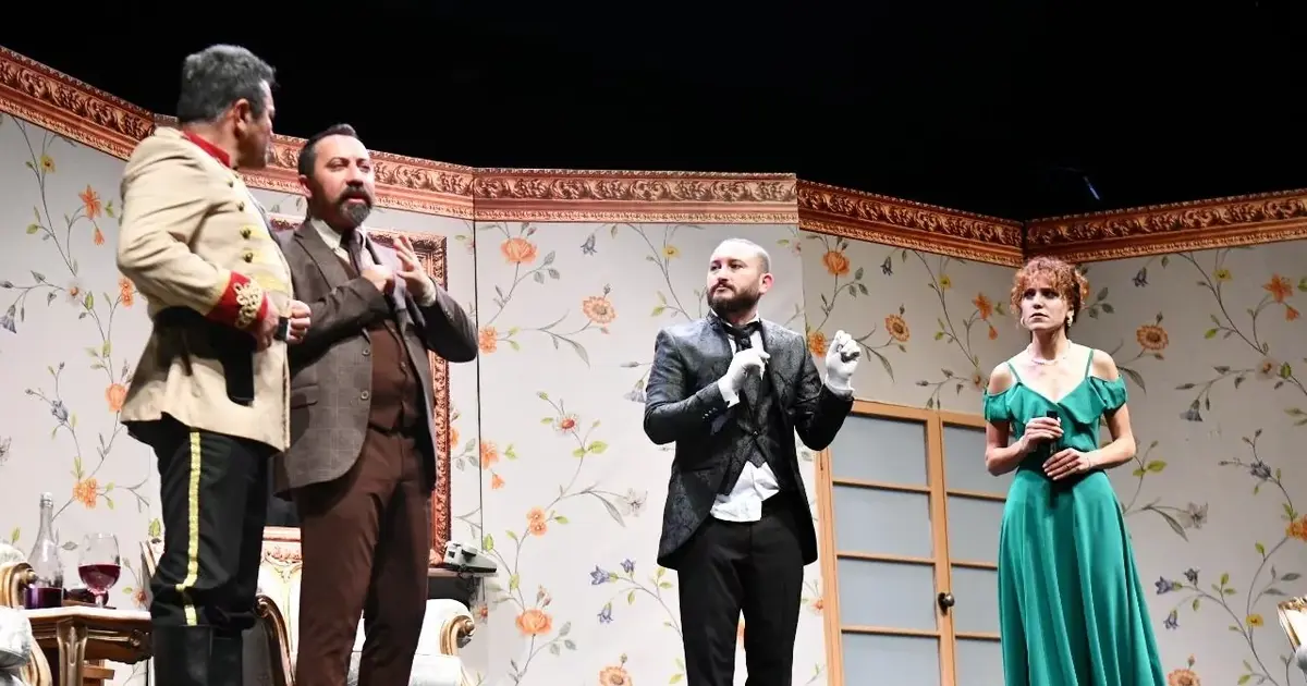 Balıkesir Şehir Tiyatrosu seyirciden tam not aldı