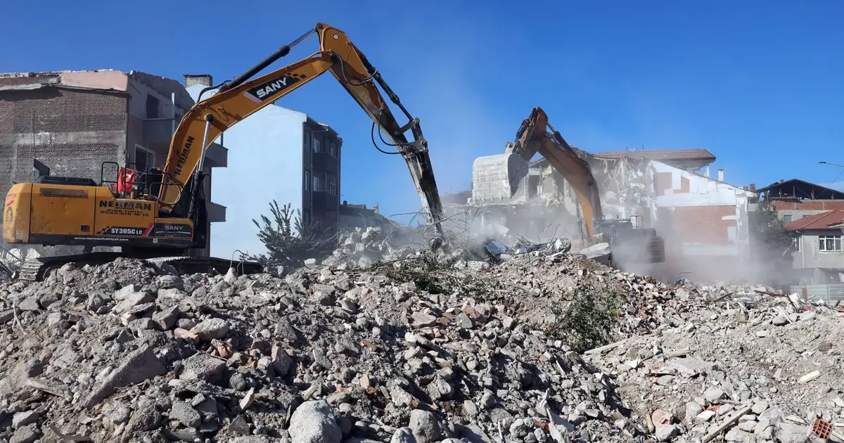 Sakarya'da Tığcılar kentsel dönüşümünde bir ayda 45 yapı yıkıldı