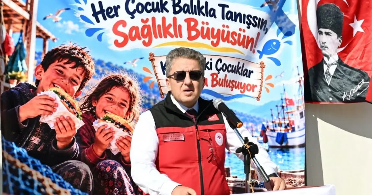 İzmir Menderes'te çocuklar balık ve kitapla buluştu