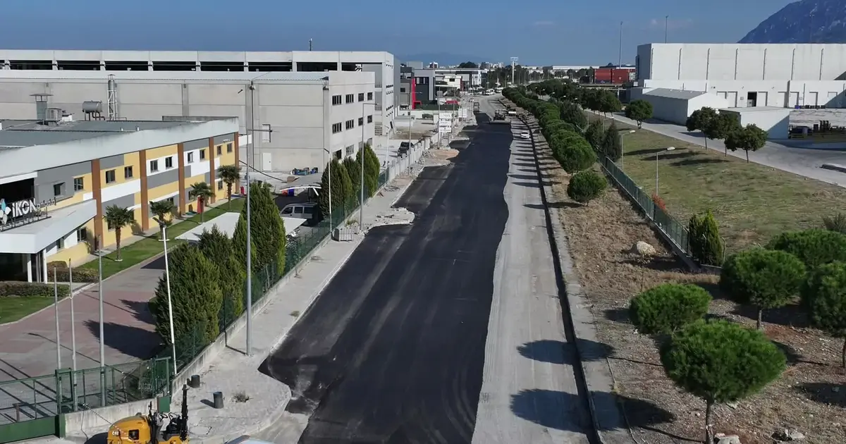 Manisa Büyükşehir'den asfalt çalışmalarına devam