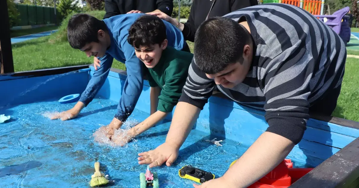 Hereke’den gelen öğrenciler Otizm Spor ve Yaşam Evi’nde buluştu