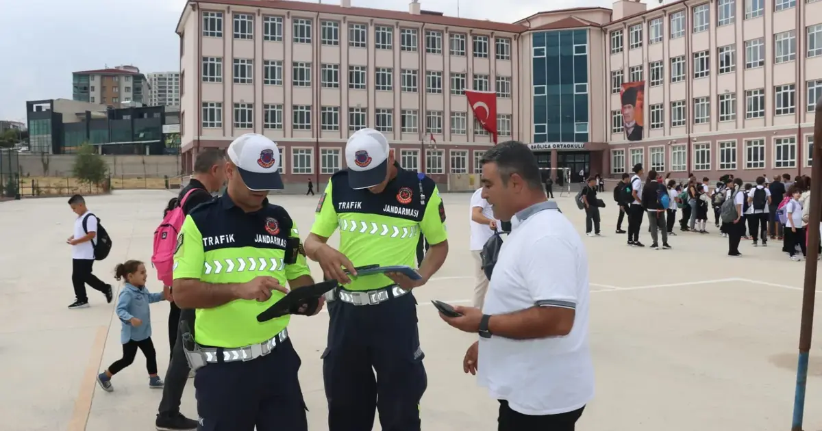 Ankara’da okul çevrelerinde 20 günde yaklaşık 20 bin kişi sorgulandı