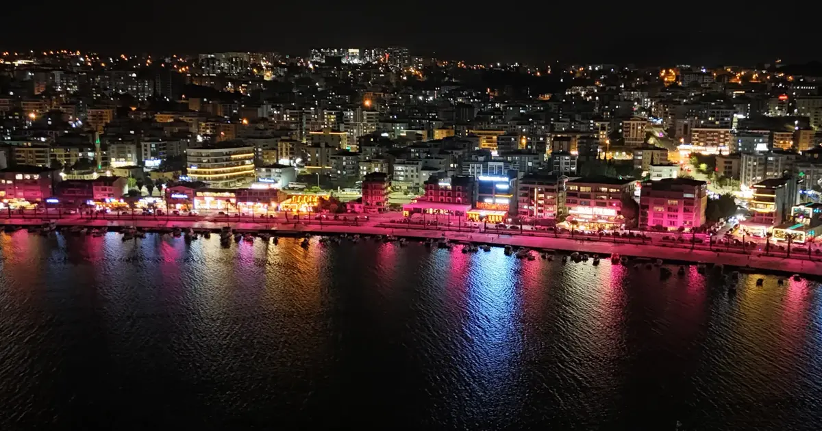 Samsun Atakum sahili pembeye büründü
