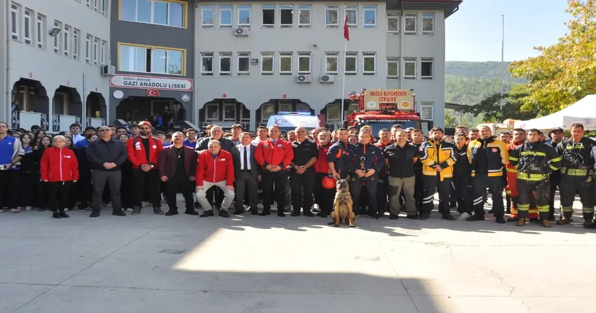 Muğla'da kurtarma ekiplerinden okulda ortak tatbikat