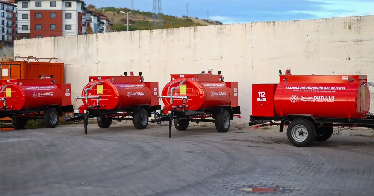 Manisa Demirci’de yangınlara karşı tanker desteği