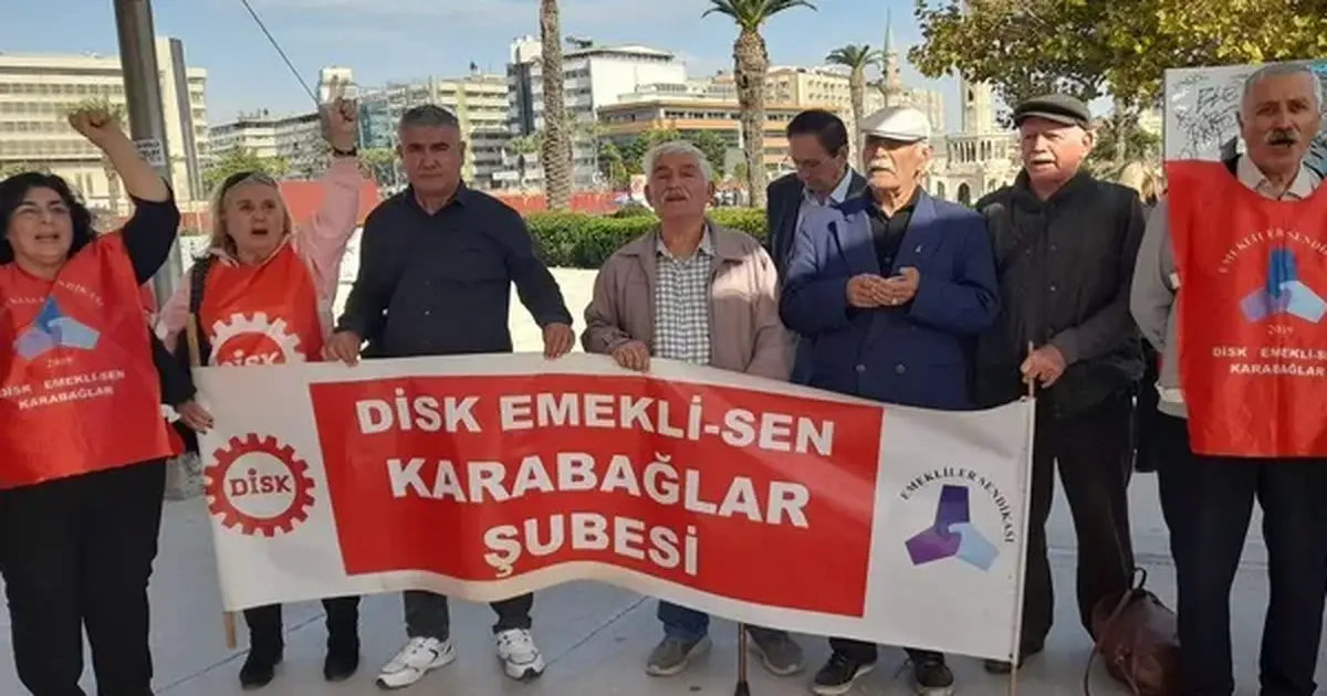 İzmir’de emeklilerden tepki: Halkın sesine kayyum atanamaz - Gündem Haberleri