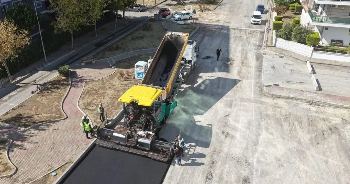 İzmir'de Ataşehir ve Harmandalı’da yollar yenileniyor